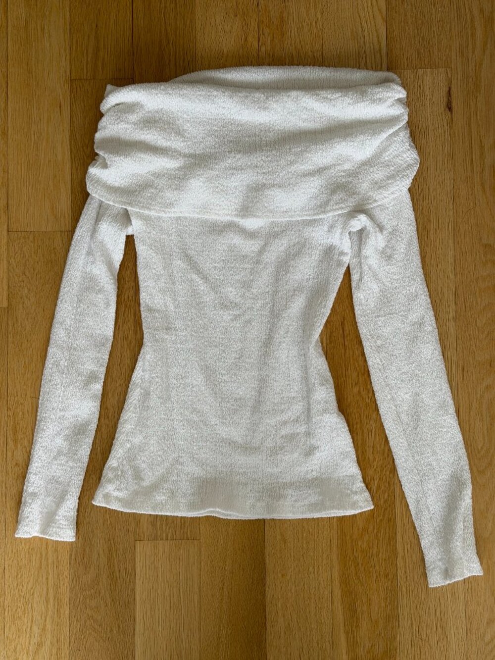 Zara White Off-the-Shoulder Crinkled Top - Size M
